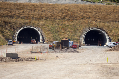 Les dos entrades que donaran accés al túnel del coll de Lilla des de Valls.