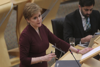 La ministra principal de Escocia, en el Parlamento de Edimburgo.