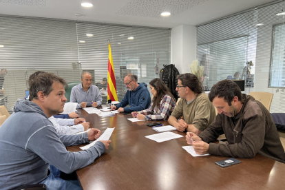 Reunió del grup de treball de pagesia extensiva del Pallars Sobirà amb el president del Consell Comarcal, Carlos Isus.