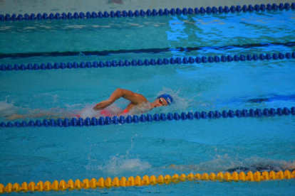 Emma Carrasco, nadant en el campionat d’Espanya del 2021.