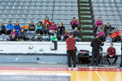 Gerard Encuentra ofreció ayer una charla técnica a los entrenadores de la base del club.