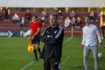 El tècnic del Lleida, Ángel Viadero, al partit del cap de setmana passat a Alzira.