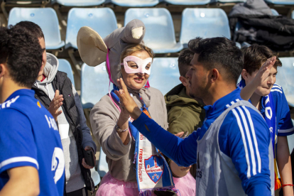 Alpha Bagayoko, que jugó un gran partido, en la acción que forzó la expulsión de Celihueta.