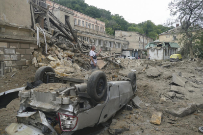 Un edificio de Odesa destruido durante un bombardeo ruso.