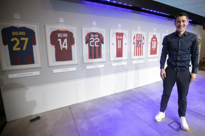 Bojan Krkic es retira en un emotiu acte al Camp Nou