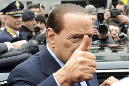 Berlusconi roman estable i ha demanat de tornar a casa, segons mitjans