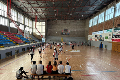 Algunos de los participantes en el pabellón 1 de octubre. 