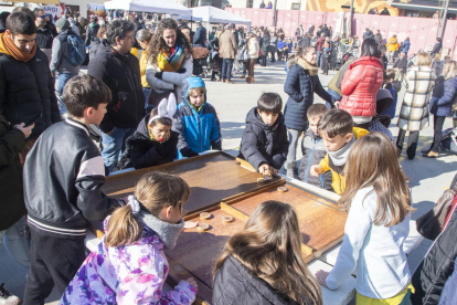 Jocs tradicionals a la plaça de les Nacions