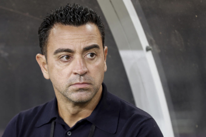 Xavi Hernández, seriós durant el partit davant de l’Arsenal.