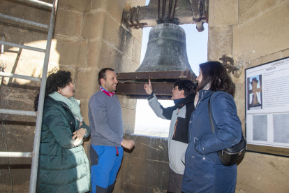 Visitantes ayer en el campanario de Granyena de Segarra.