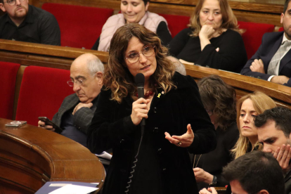 La consellera de la Presidència, Laura Vilagrà, intervenint a la sessió de control.