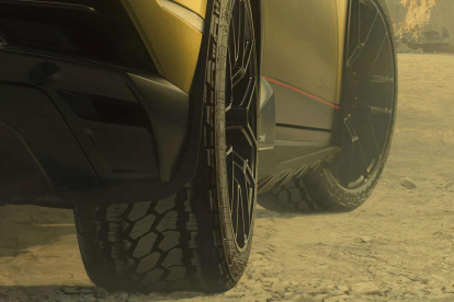 És el primer pneumàtic totterreny per a superesportius del món que incorpora la tecnologia Run Flat per mantenir els conductors segurs fins i tot després d'una punxada.
