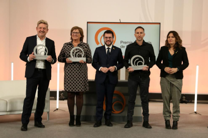 Wayne Griffiths (Cupra), Olga Viza y Manel Alías con el president Aragonès y la consellera Laura Vilagrà.