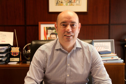 El cabeza de lista de ERC y alcalde de Balaguer, Jordi Ignasi Vidal, en su despacho en la Paeria de Balaguer