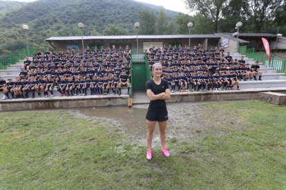 Bruna Vilamala posant ahir davant dels participants al Pep Summer Camp de Rialp.