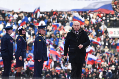 Vladímir Putin va assistir ahir a un concert a Moscou amb motiu del Dia del Defensor de la Pàtria.