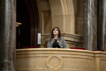 Borràs en el palco del Parlament durante una sesión de control.