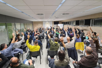 La asamblea fue masiva y la votación, unánime.