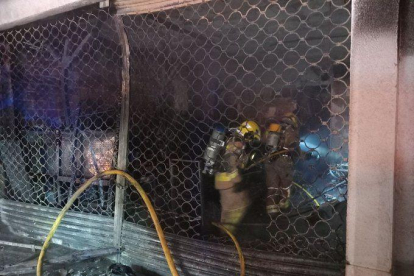 La botiga de Salou afectada per l'incendi.