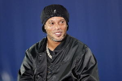 Ronaldinho fitxa per l'equip d'Ibai Llanos a la Kings League