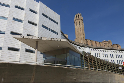 Vista exterior dels jutjats de Lleida, al Canyeret.