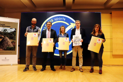 Jordi Verdú, Josep Delgado, Eva Ribalta, Joan Talarn y Helena Martínez Siurana, ayer en el acto. 