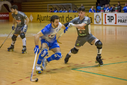 Nico Ojeda, pugnant amb Paiva, quan va jugar a Lleida al març amb el Valdagno. A la dreta, Julián Martínez al duel de la passada campanya.