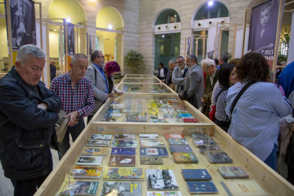 La Biblioteca Pública de Lleida exhibeix fins al 20 de juny l’exposició ‘Geografies Vallverdú’.