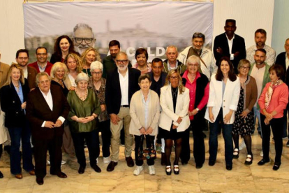 Foto de grupo de los integrantes de la lista electoral del PSC para las próximas municipales.