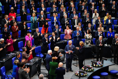 Carlos III, primer monarca británica en hablar en el Bundestag.