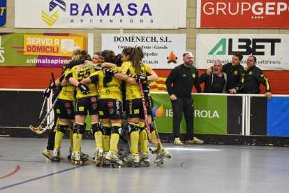 La botzina final va desfermar la celebració a la pista del Manlleu.