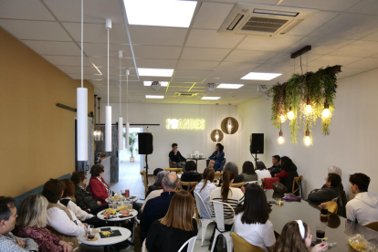 La sala de 3Bandes que se alquila para reuniones, talleres y eventos, entre otras actividades.