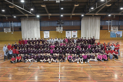 Representació de les jugadores cadets, moltes d’elles del projecte Meraki.