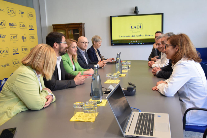 La consellera Natàlia Mas va visitar la cooperativa Cadí de la Seu.