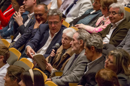 La mezzosoprano leridana Marta Infante puso voz a los poemas musicados ante un Auditori lleno.