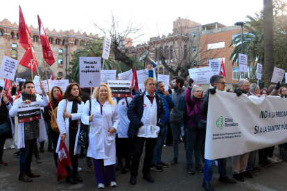 Manifestación de médicos y personal sanitario en Barcelona durante la huelga del 25 de enero.