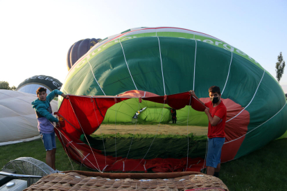 Més de 30 globus s'enlairen a Igualada per celebrar el 25è aniversari de l'European Balloon Festival