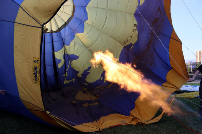 Més de 30 globus s'enlairen a Igualada per celebrar el 25è aniversari de l'European Balloon Festival