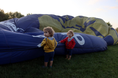 Més de 30 globus s'enlairen a Igualada per celebrar el 25è aniversari de l'European Balloon Festival