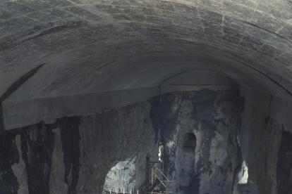 Imágenes del proceso de construcción de las centrales de Tavascan, enclavadas medio kilómetro dentro de la roca de la montaña.