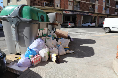 Los vertidos de basura son una lacra que se ha extendido por la ciudad y las partidas de l’Horta. 