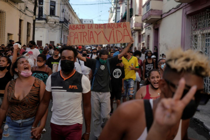 Una de las marchas de manifestantes cubanos críticos con el Gobierno el lunes en La Habana.