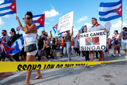 Protesta contra el règim cubà d’exiliats a Florida.