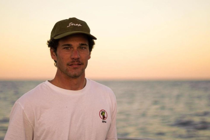 Mor el surfista valencià Óscar Serra després de caure des de dalt d'una onada a Mèxic