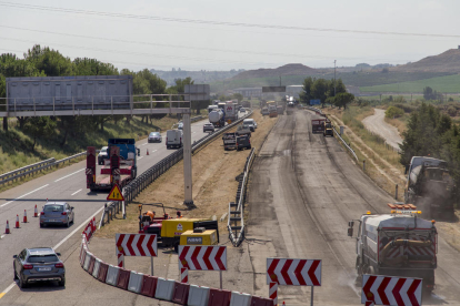Las obras se centran ahora en la calzada sentido Barcelona y el tráfico se desvía hacia la contraria, en la que se registraron retenciones y circulación lenta.