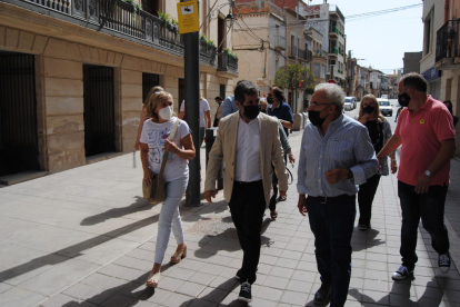 Jordi Sánchez con Enric Mir y la teniente de alcalde, Núria Palau. 