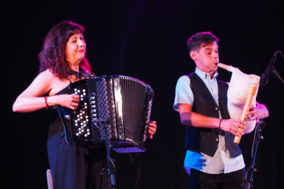 Pilar Planavila i Ivan Caro, en el concert de la nit de dissabte.