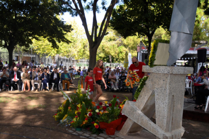 Bellpuig. Vecinos de todas las edades quisieron formar parte de los actos festivos en Bellpuig con motivo de la Diada.