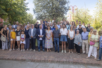 Bellpuig. Vecinos de todas las edades quisieron formar parte de los actos festivos en Bellpuig con motivo de la Diada.