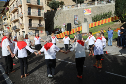 Bellpuig. Vecinos de todas las edades quisieron formar parte de los actos festivos en Bellpuig con motivo de la Diada.